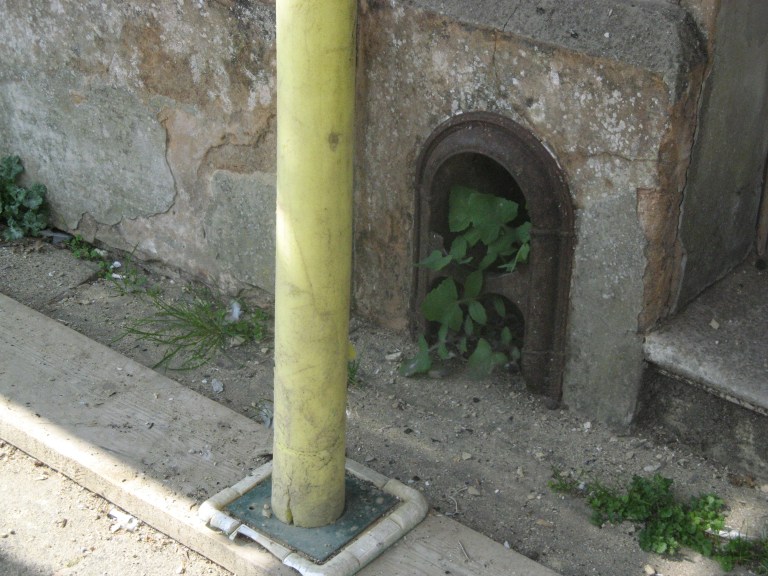 Foot scrapers Quay St 053